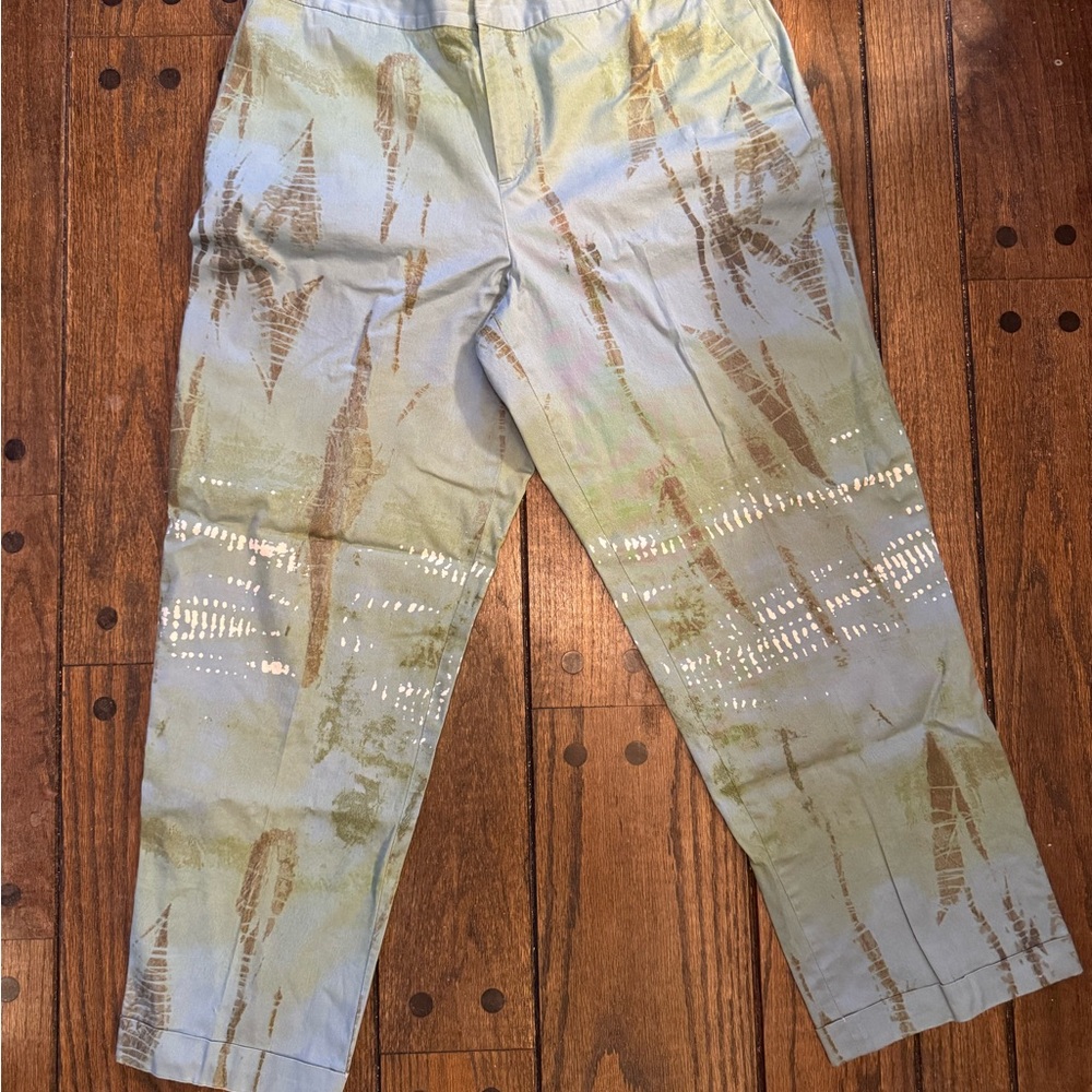 Stylish Patterned Capris in Green and Brown